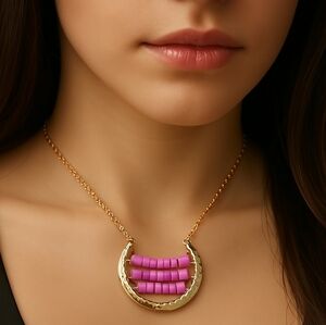 GUESS Women’s Gold-Tone & Pink Beaded Open Hoop Necklace, Trendy Statement Jewel